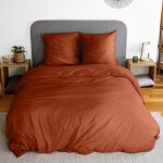 Parure de lit en microfibre lavée terracotta. pour lit 2 places avec 2 taies d'oreillers 260x240 cm Parure de lit en microfibre lavée terracotta. pour lit 2 places avec 2 taies d'oreillers 260x240 cm