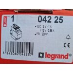 Transformateur de sonnerie pr : 230v sec : 8v / 12v legrand 04225 042 25