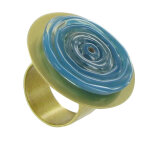 Bague disque en laiton pte de verre bleu mer