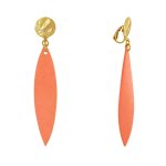 Boucles d'oreilles clip mtal dor et longue ptale en bois - orange
