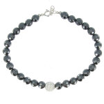Bracelet perles hmatites facetes grises et boule  facettes cristal