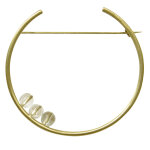 Broche laiton ronde et trois perles de verre