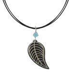 Collier cordon en cuir feuilles de cuir et argent 925 pépites de larimar - noir Collier cordon en cuir feuilles de cuir et argent 925 pépites de larimar - noir