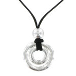 Collier lien en suédine pendentif deux anneaux plaqué argent - classics - noir Collier lien en suédine pendentif deux anneaux plaqué argent - classics - noir