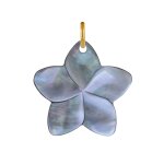 Pendentif plaqu or fleur de frangipanier en nacre