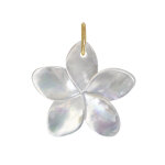Pendentif plaqu or fleur de frangipanier en nacre - blanc