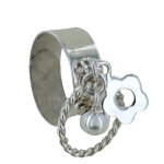 Les poulettes bijoux - bague argent breloques fleur bille et anneau torsad� - taille