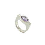 Les poulettes bijoux - bague rectangle en argent et son am�thyste ovale