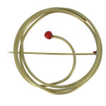 Les poulettes bijoux - broche laiton ronde allumette - rouge