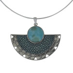 Les poulettes bijoux - collier argent pendentif eventail de cuir et perle de larimar