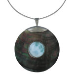 Les poulettes bijoux - collier chaine serpent argent cercle de nacre grise et grosse