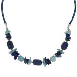 Les poulettes bijoux - collier cordon en cuir bleu galets de lapis lazuli et p�pites