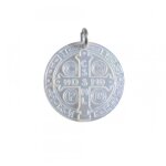 Les poulettes bijoux - pendentif m�daille ronde croix de saint benoit en nacre - gri