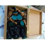 1 ancien jeu d'echec avec un plateau de jeux en bois + figurines style medievale asiatique 1 ancien jeu d'echec avec un plateau de jeux en bois + figurines style medievale asiatique