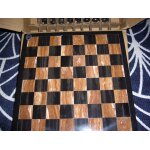 Jeu d'échec en marbre complet dans sa boite d'origine Jeu d'échec en marbre complet dans sa boite d'origine