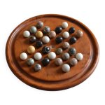 Jeu de solitaire en bois exotique et pierres semi prcieuses multicolore