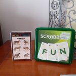 Lot jeux : scrabble format voyage + jeu 7 familles mammifères Lot jeux : scrabble format voyage + jeu 7 familles mammifères