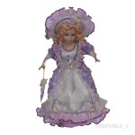 En porcelaine victorienne de 40 cm avec décor de présentation de chapeau de robe En porcelaine victorienne de 40 cm avec décor de présentation de chapeau de robe