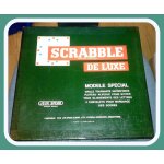 Scrabble de luxe mod�le sp�cial grille tournante incorpor�e 4 chevalets avec marquage de score