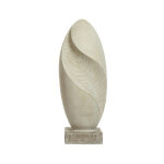 Statue allonge en fibre d'argile blanc cass -  30, 5 x h 79 cm