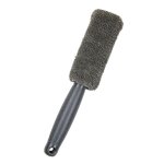 Brosse pour jantes en microfibre norauto pour les finitions.
