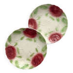 2 assiettes anciennes en barbotine  dcor de roses