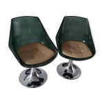 2 chaises pivotantes pied tulipe en mtal chrom, plexiglas bleu et ska