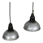 2 pendentifs industriels en fer et baklite 1950