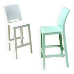 2 tabourets hauts kartell