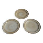 3 assiettes en gr�s beige