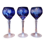 3 grands verres  pied en cristal taill bleu cobalt