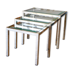 3 tables basses gigognes en laiton doré et plateaux en verre biseauté, 1980 3 tables basses gigognes en laiton doré et plateaux en verre biseauté, 1980