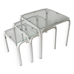3 tables gigogne basses en verre et metal 1980