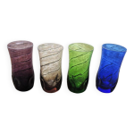 4 anciens verres � liqueur en verre color�