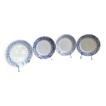 4 assiettes plates en faïence bleue et blanche de k&g lunéville, modèle blida 4 assiettes plates en faïence bleue et blanche de k&g lunéville, modèle blida