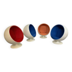 4 fauteuils  boule  en fibre de verre, annes 1980