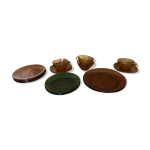 4 tasses  caf, 3 soucoupes, 5 petites et 2 grandes assiette vereco