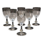 6 anciens verres a vin / porto en cristal de baccarat gravé 6 anciens verres a vin / porto en cristal de baccarat gravé