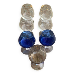 7 verres a cognac, en verre colore, 2 bleus, un gris et 4 transparents arc france, vintage