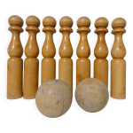 Ancien jeu de grandes quilles en bois