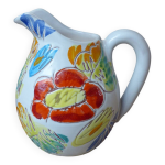 Ancien petit pichet, pot  lait en cramique fait main dcor fleuri peint  la main style vallauris