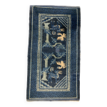 Ancien tapis chinois baotou fin 19e (124 x 65 cm) Ancien tapis chinois baotou fin 19e (124 x 65 cm)