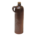 Ancienne bouteille en grès marron emaillée avec bouchon liège Ancienne bouteille en grès marron emaillée avec bouchon liège