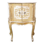 Ancienne table de chevet de style florentin Ancienne table de chevet de style florentin