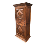 Armoire en ch�ne massif � 2 portes et 1 tiroir de style n�o louis xiii