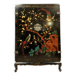 Armoire chinoise en laque noire et dcor polychrome