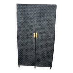 Armoire contemporaine en simili cuir noir � motif losang� et poign�es dor�e