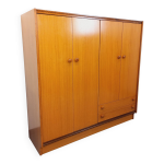 Armoire dressing moderniste vintage en teck et noyer des années 60 70 Armoire dressing moderniste vintage en teck et noyer des années 60 70