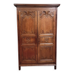 Armoire �poque louis xiv en ch�ne massif, d�cor�e de superbes sculptures