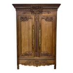 Armoire de mariage normande sculpte en chne clair du 19me sicle